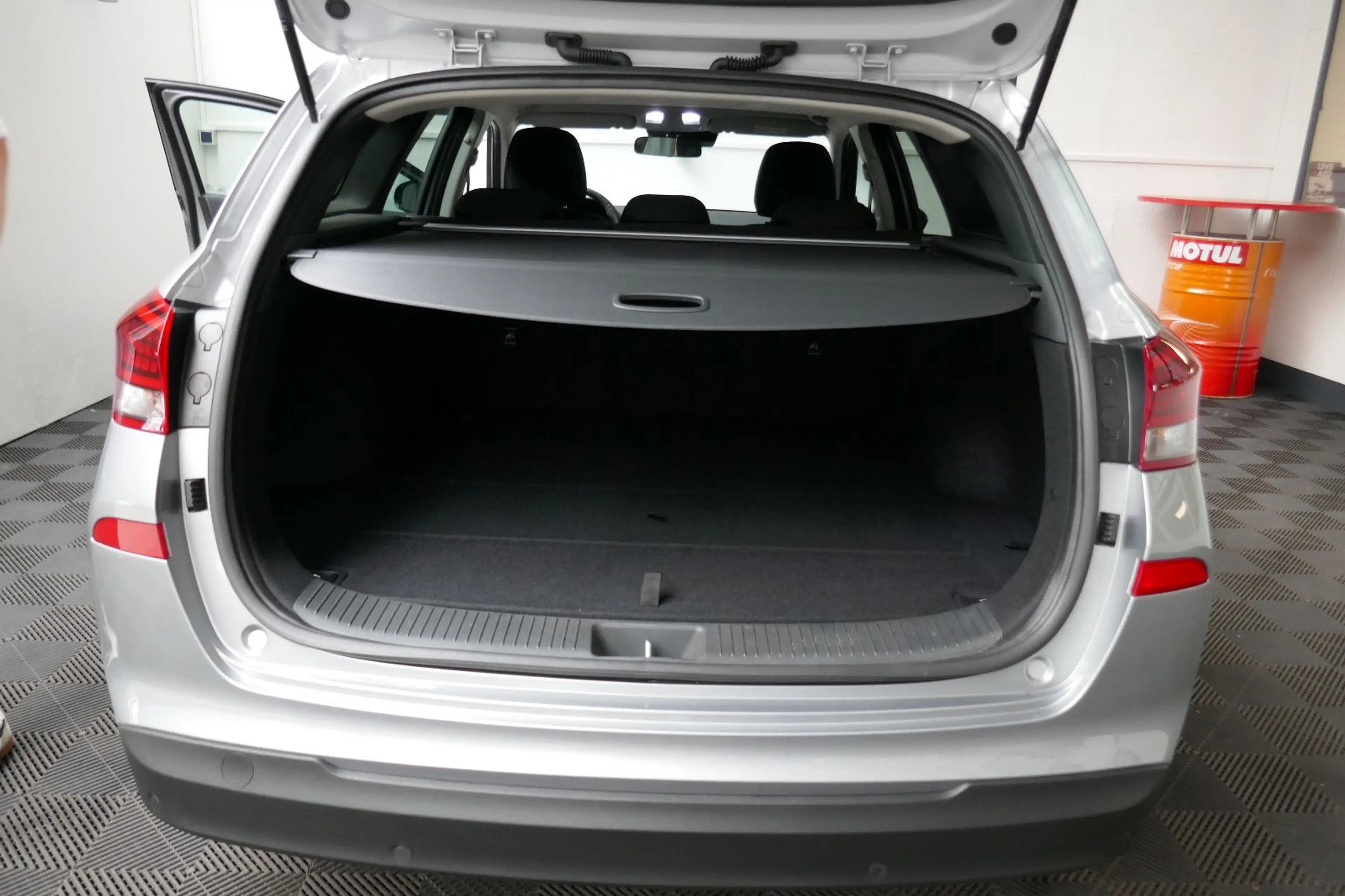Hyundai i30 Trend Mild-Hybrid *TOP* — photo 13