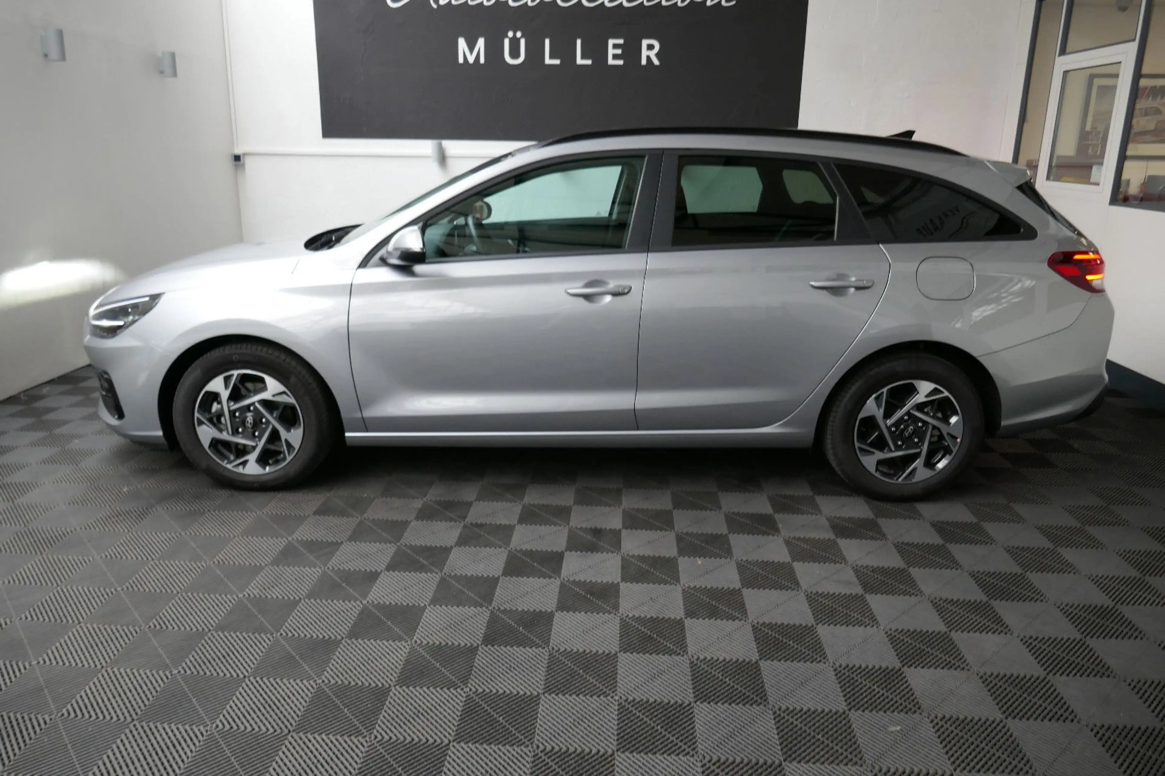 Hyundai i30 Trend Mild-Hybrid *TOP* — photo 9