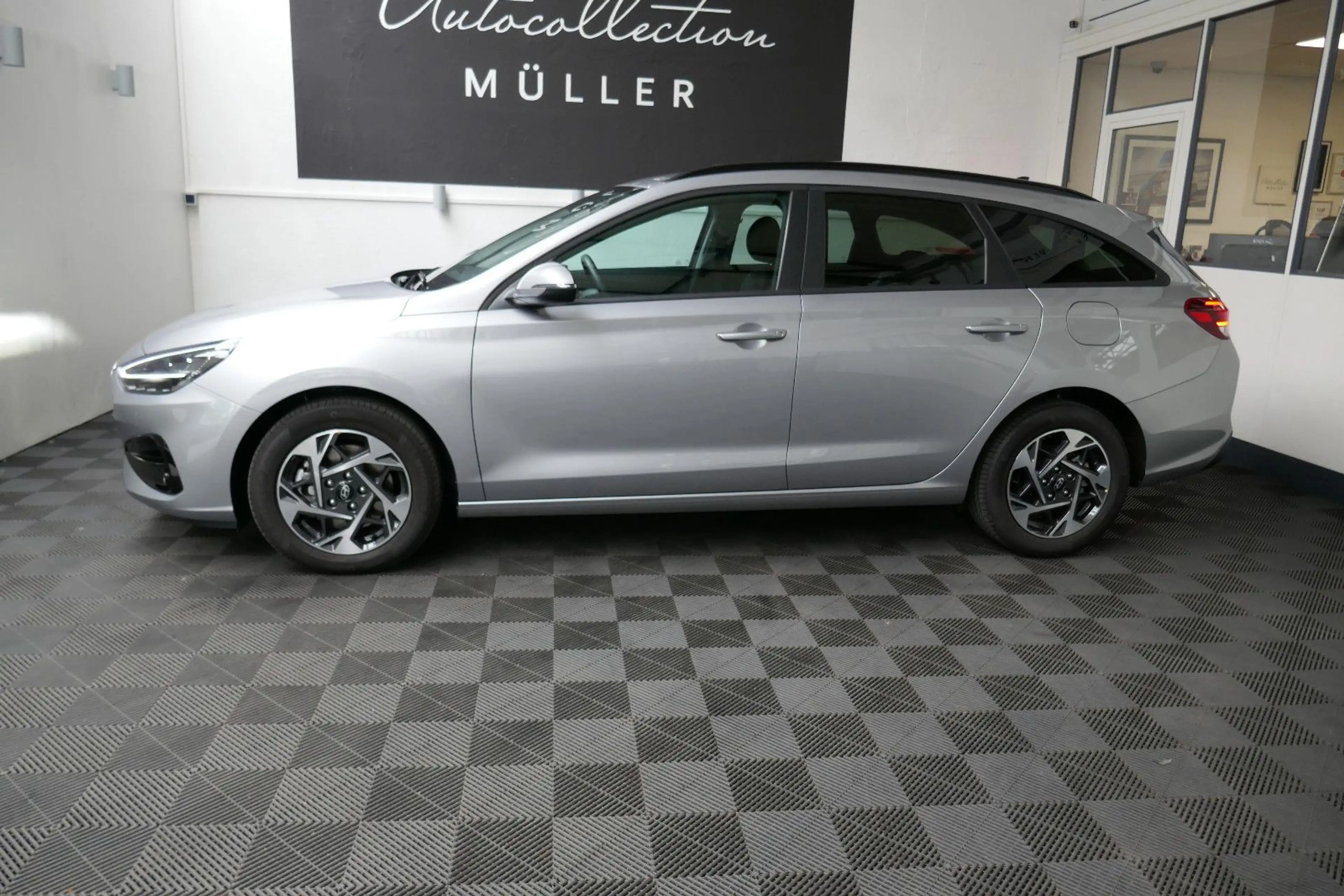 Hyundai i30 Trend Mild-Hybrid *TOP* — photo 11