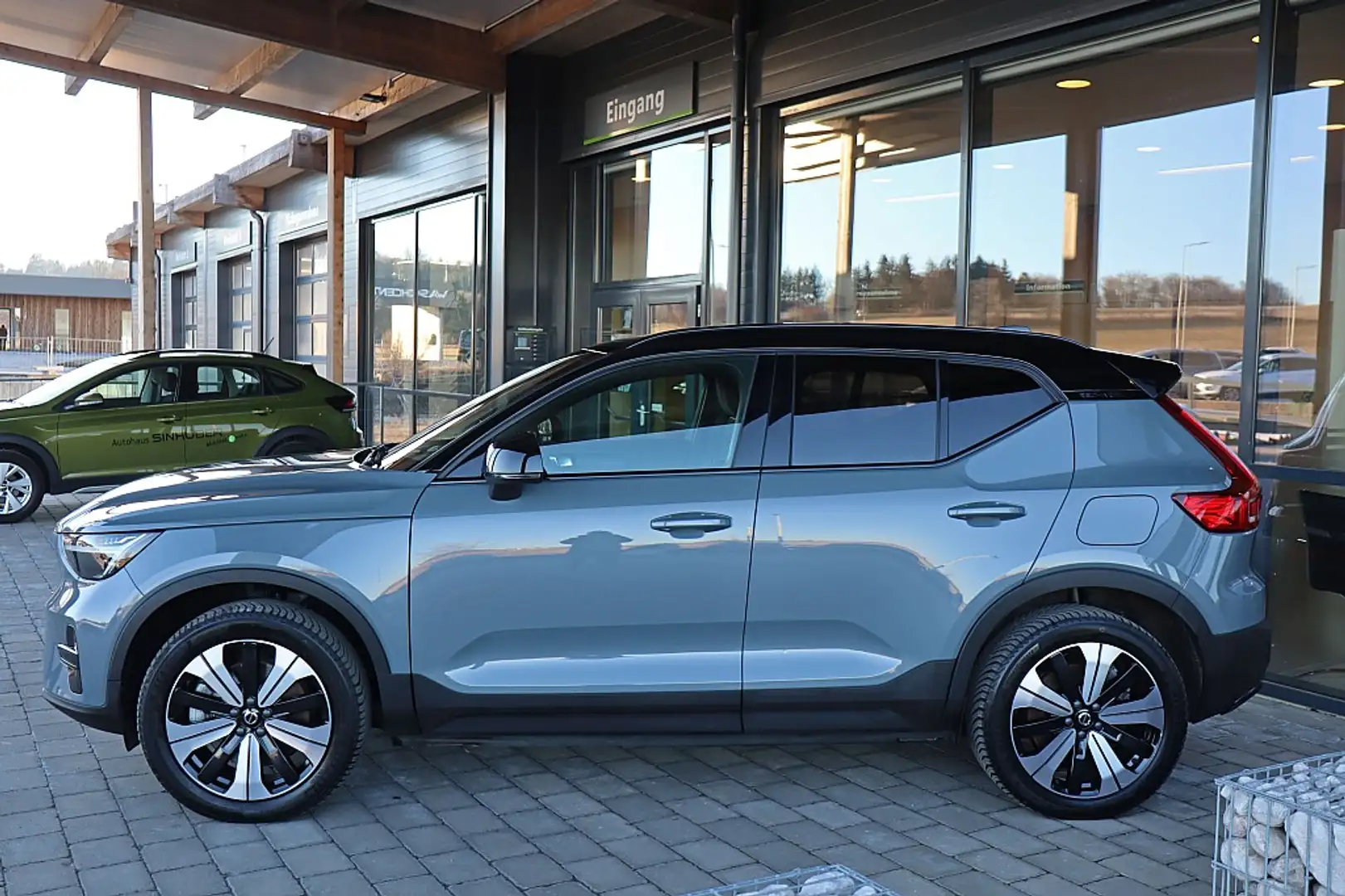 Volvo XC40 Recharge Pure Electric 78kWh Recharge Twin Plus... Grau - 2