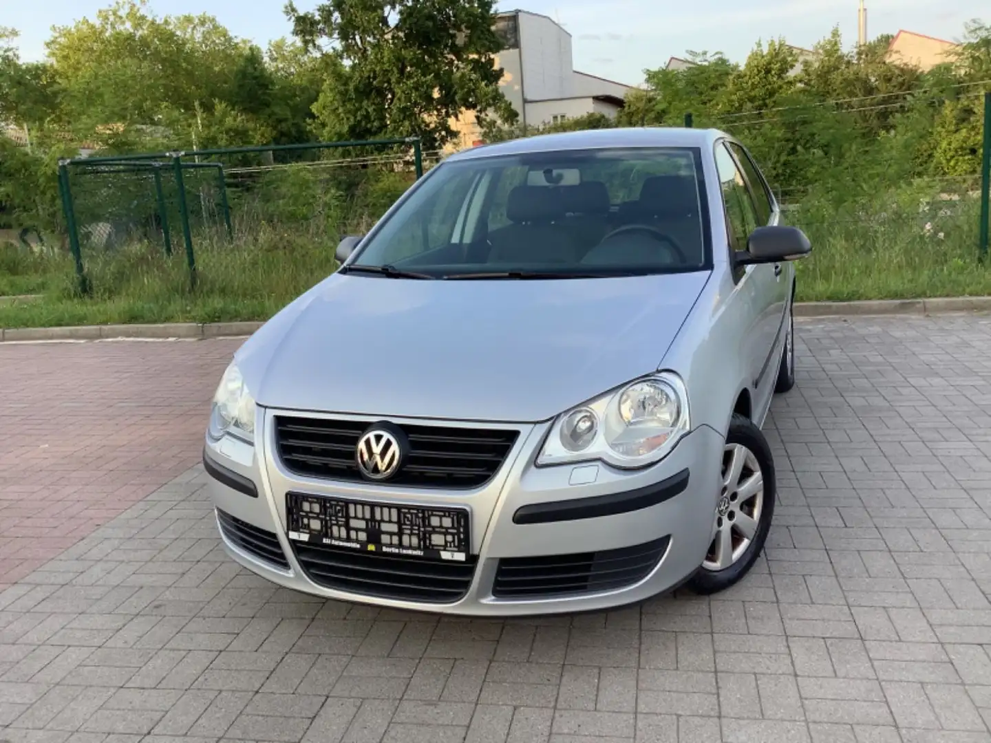 Volkswagen Polo *113TKm*5-TÜR*S-HEFT*KLIMA*SITZH*TOP ZUSTAND Grau - 1