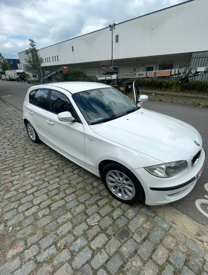 BMW 116 116i Crossed Flag - 2