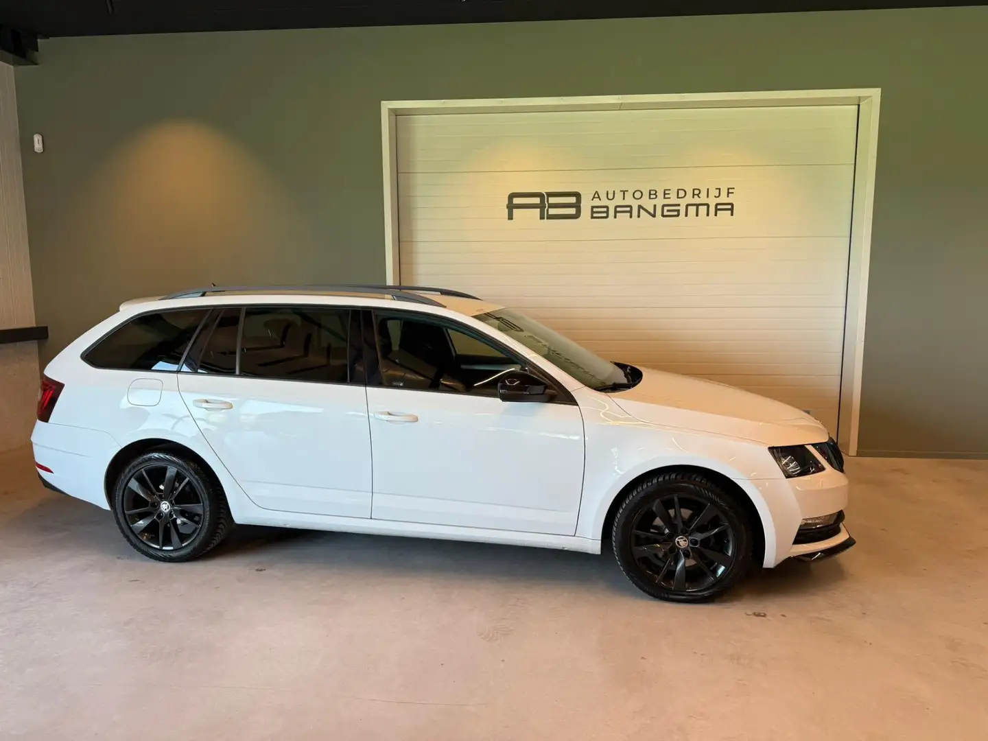 Skoda Octavia Combi 1.5 TSI DSG-AUTOMAAT GREENTECH SPORT BUSINES Wit - 2