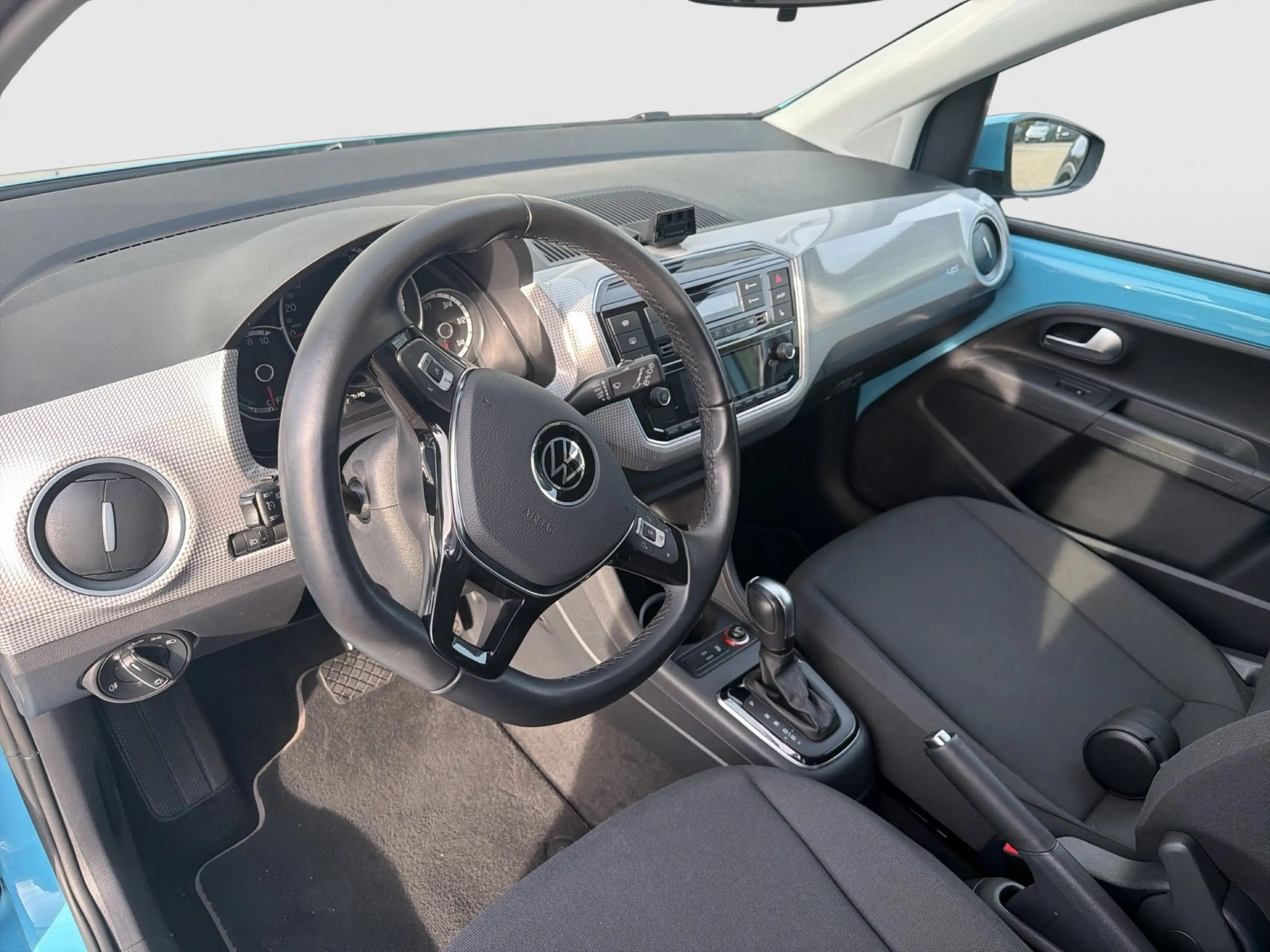 Volkswagen e-up! Tempomat Kamera Style Plus — photo 12