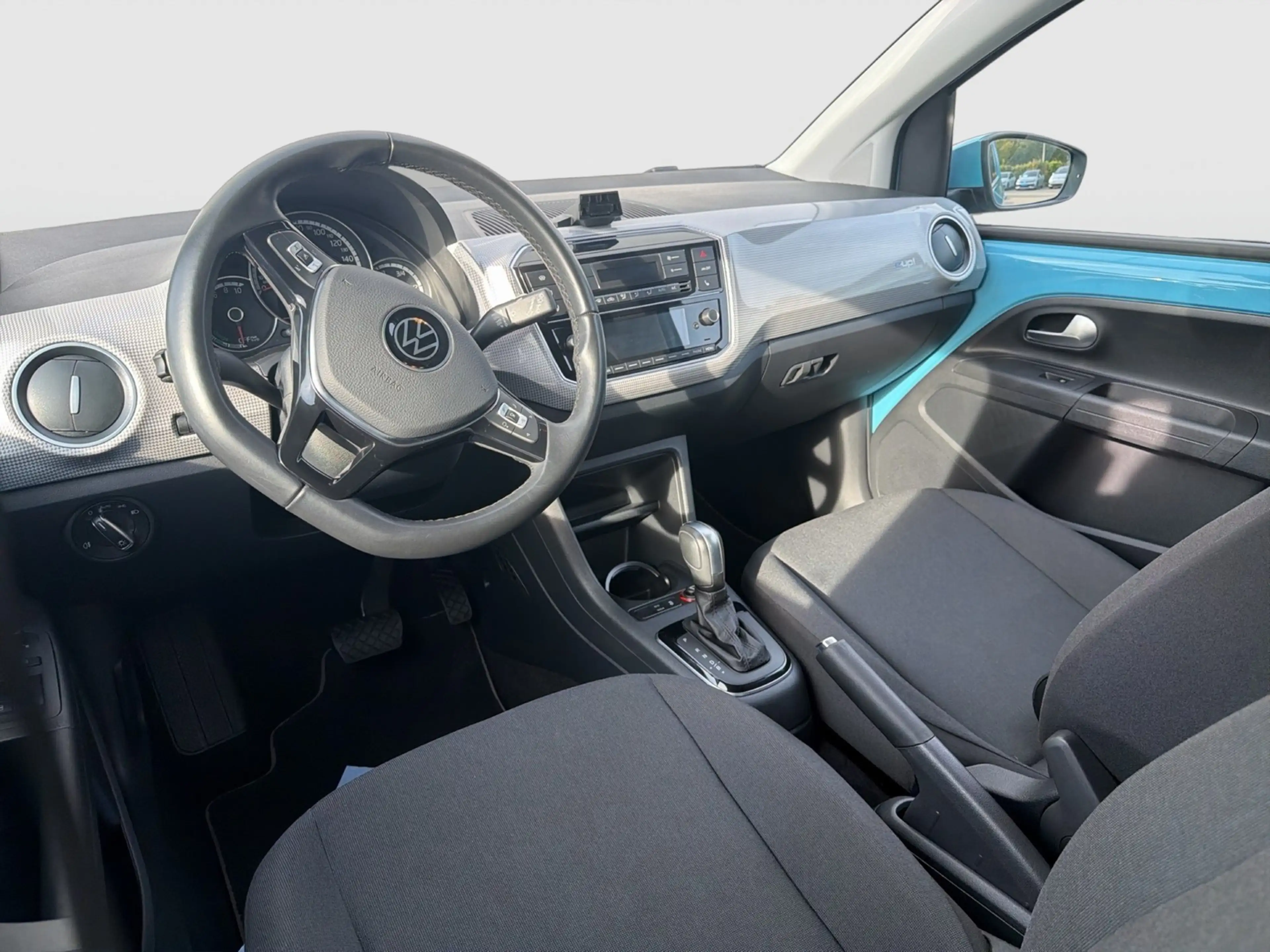 Volkswagen e-up! Tempomat Kamera Style Plus — photo 9