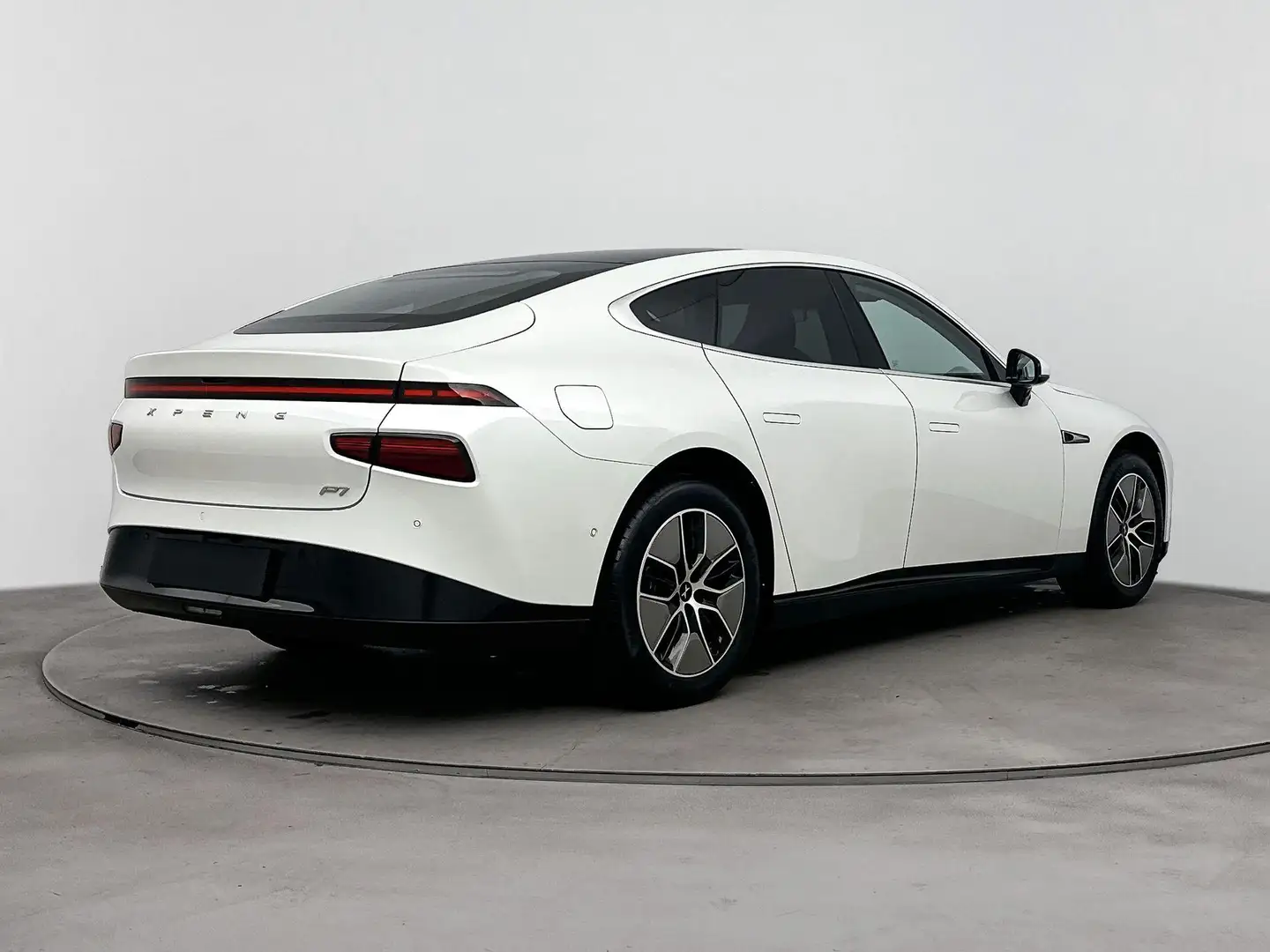 Xpeng P7 RWD Long Range 86 kWh Premium Pakket | DEMO AUTO Weiß - 2