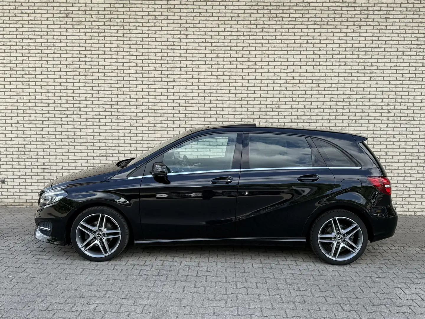 Mercedes-Benz B 200 B Prestige Exclusive Automaat I 18"AMG wielen I Pa Zwart - 2