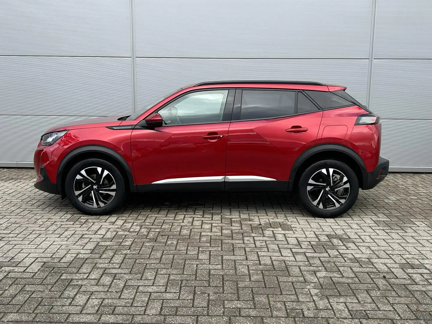 Peugeot 2008 1.2 PureTech Allure | Automaat | parkeersensoren | Rosso - 2