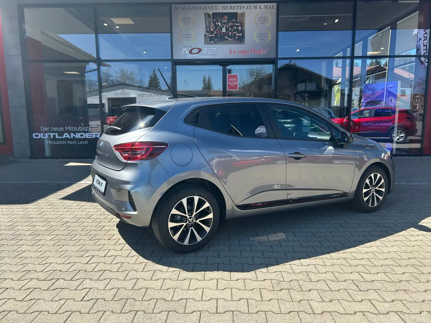 Mitsubishi Colt 1.0 Turbo-Benziner "PLUS" Gris - 2