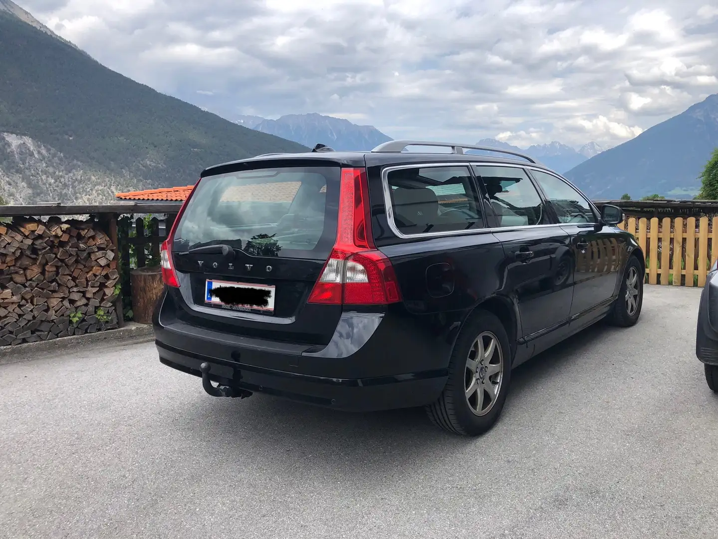 Volvo V70 2,4 D Summum Geartronic Aut. Fekete - 2
