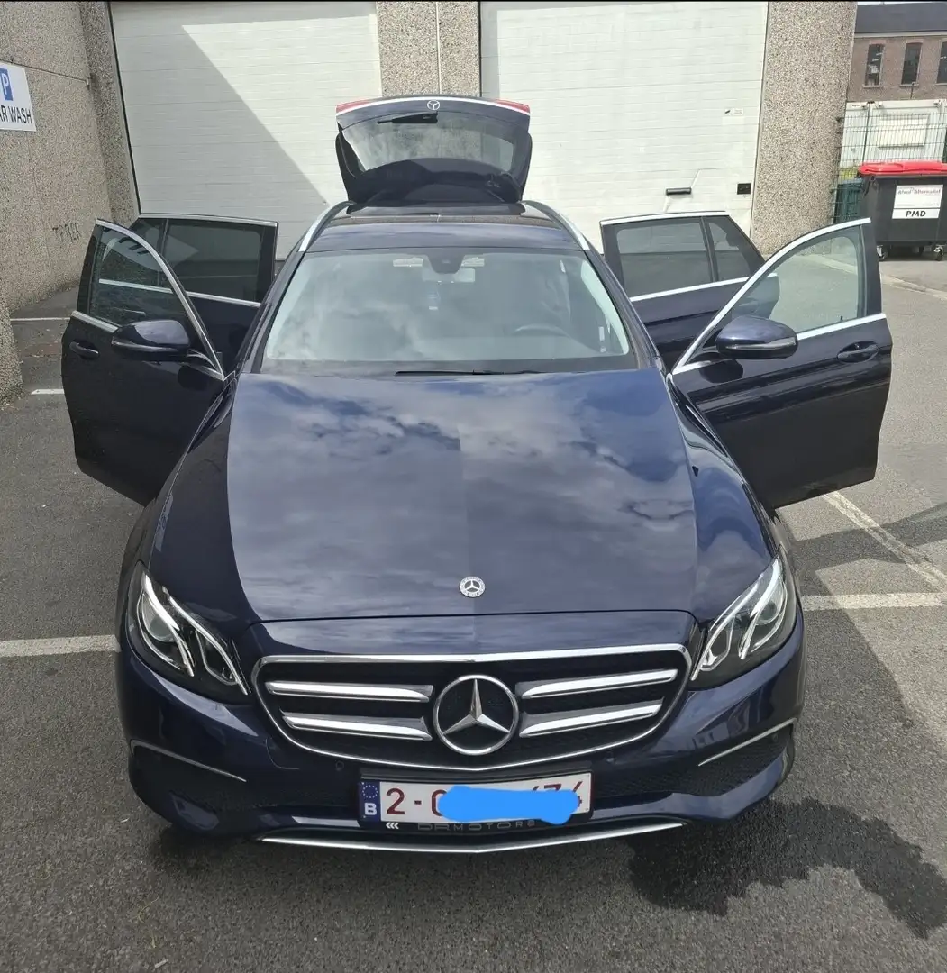 Mercedes-Benz E 200 d T 9G-TRONIC Blue - 1