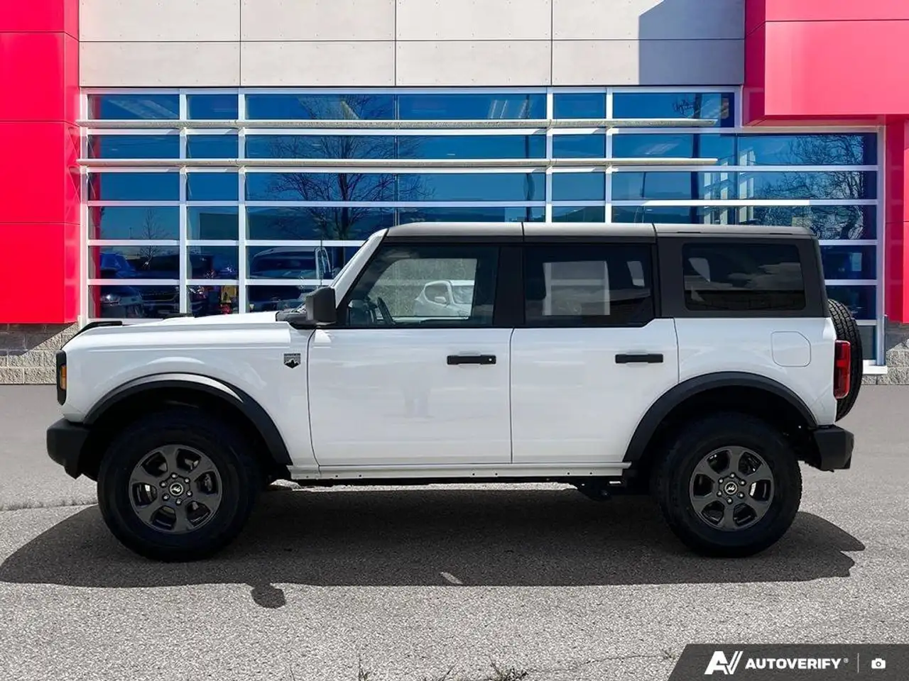Ford Bronco photo Ford Bronco