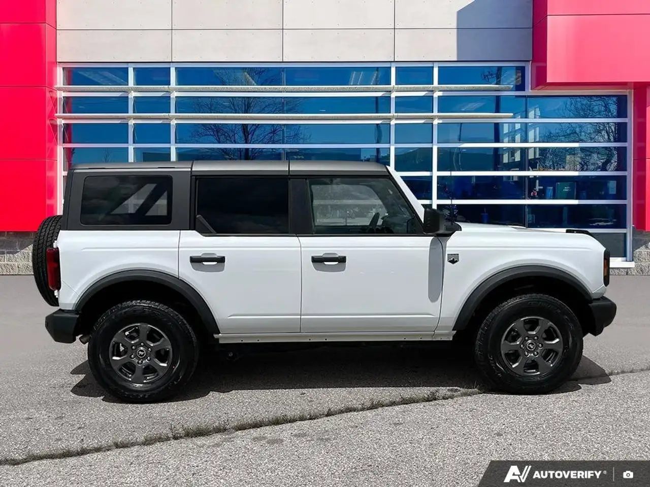 Ford Bronco photo Ford Bronco