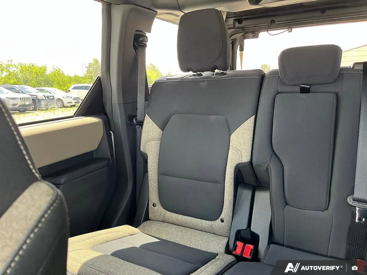 Ford Bronco photo Ford Bronco
