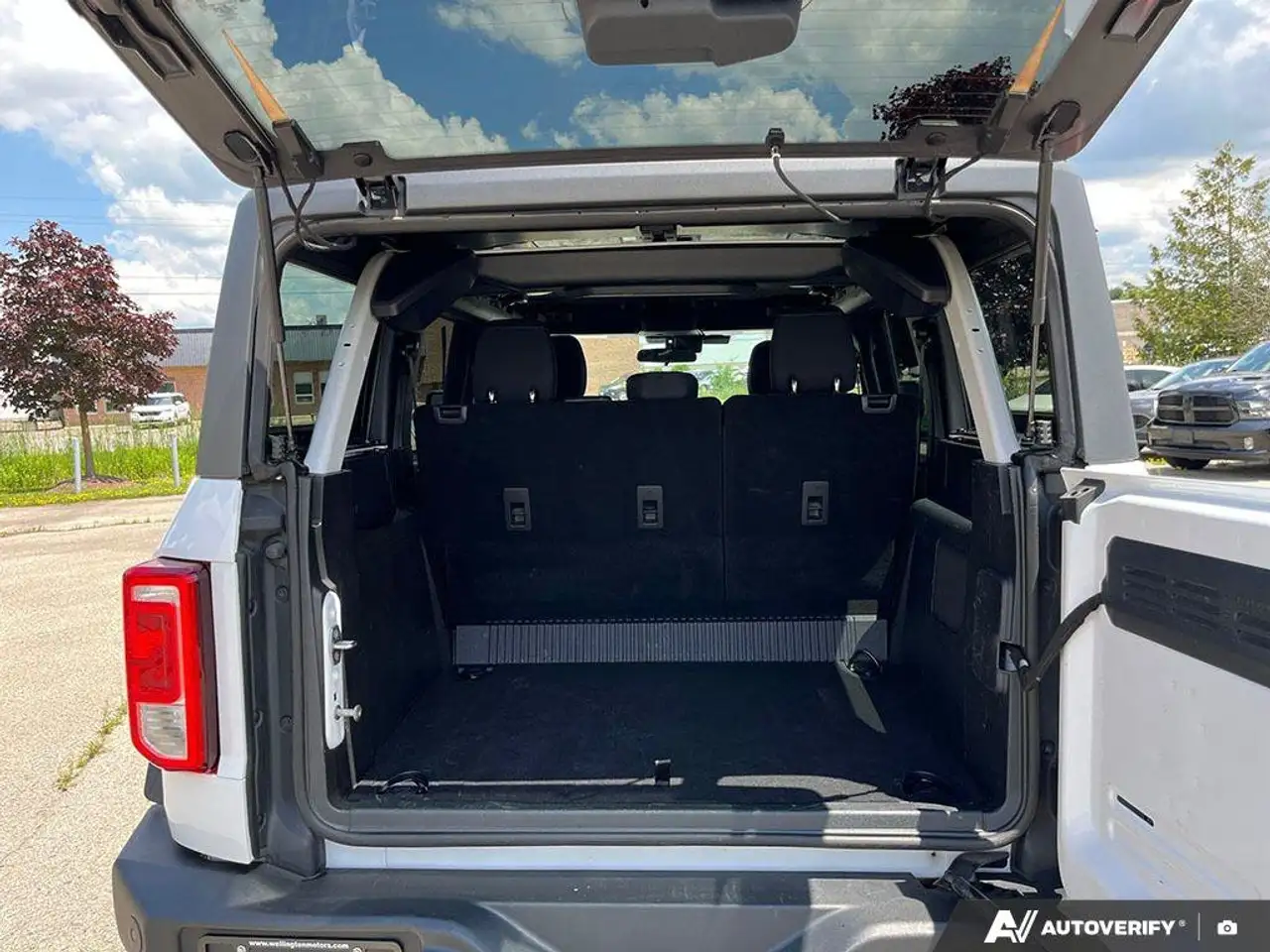 Ford Bronco photo Ford Bronco