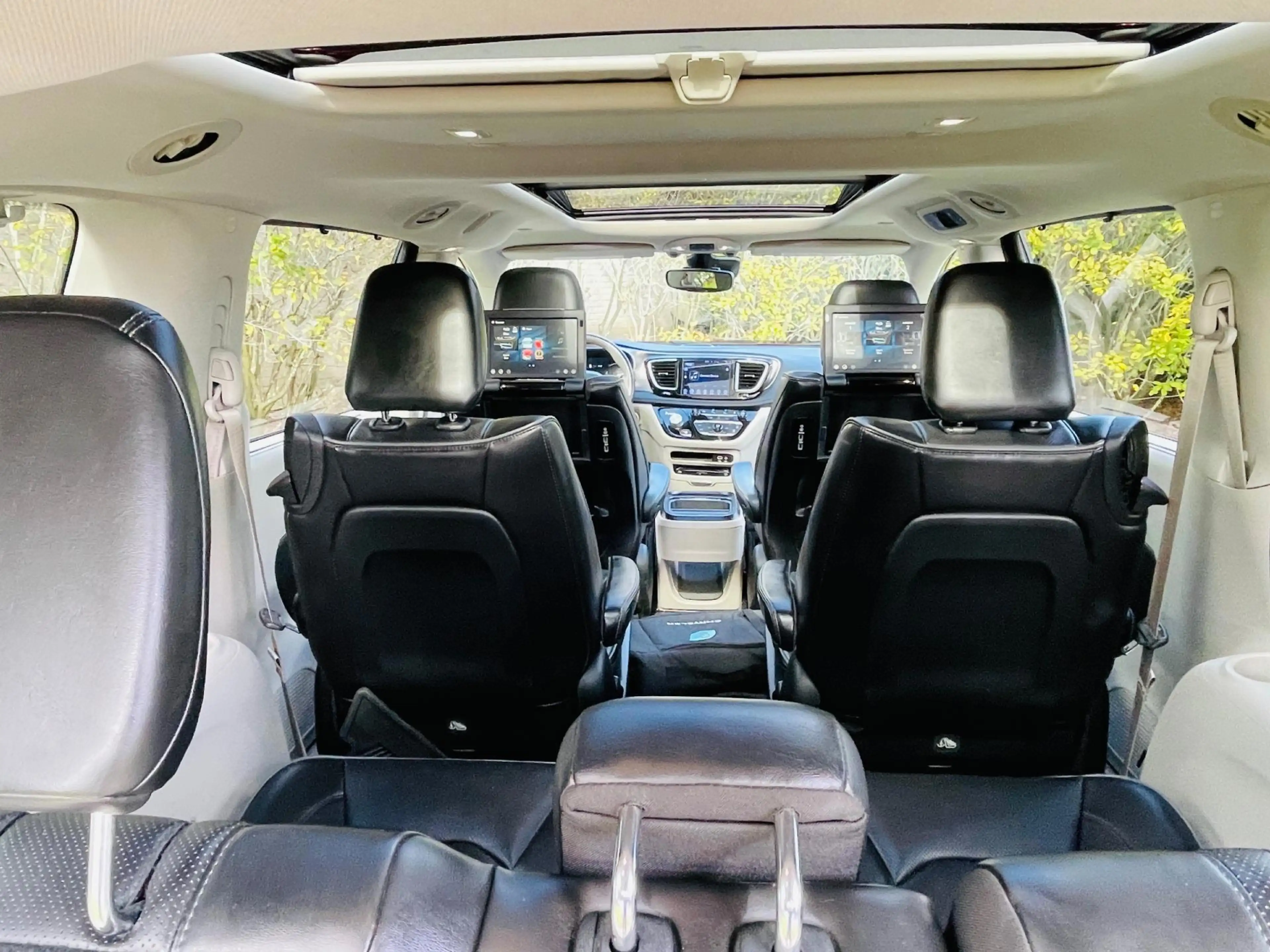 Chrysler Pacifica Plug-in Hybrid Limited/Leer/Pano — photo 9