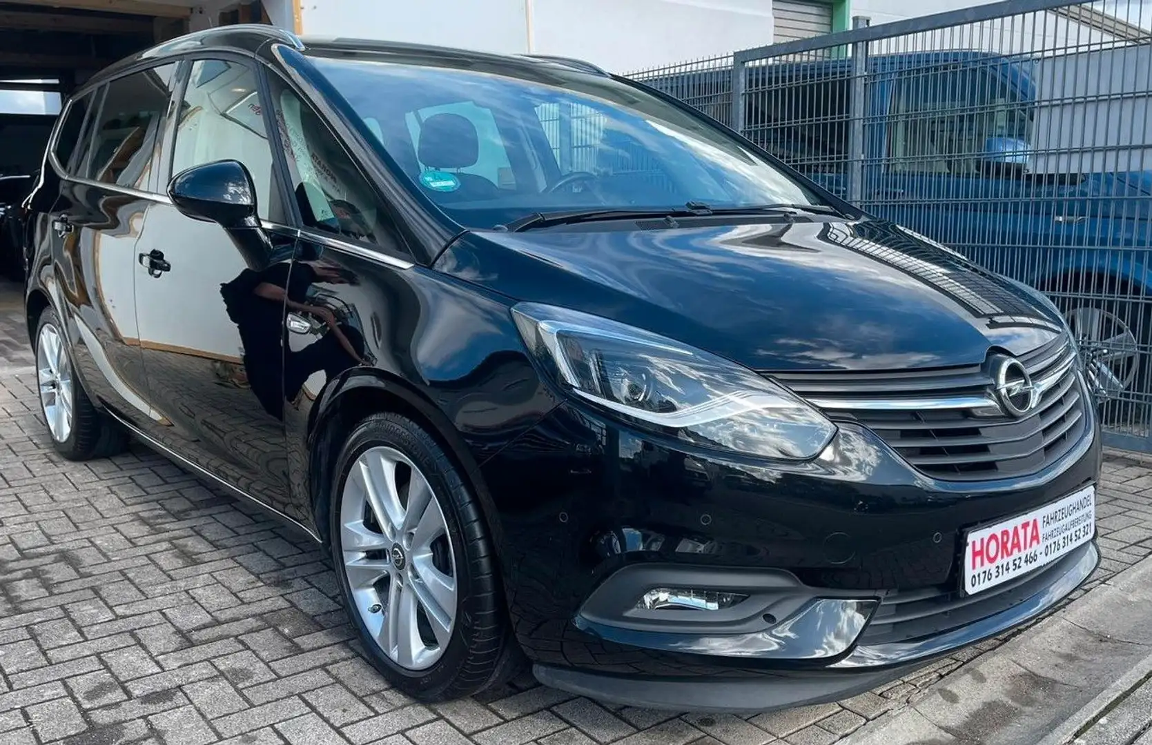 Opel Zafira 2.0 CDTI Innov ACC*SHZ*AHK*LED*KAM*NAVI* Schwarz - 1