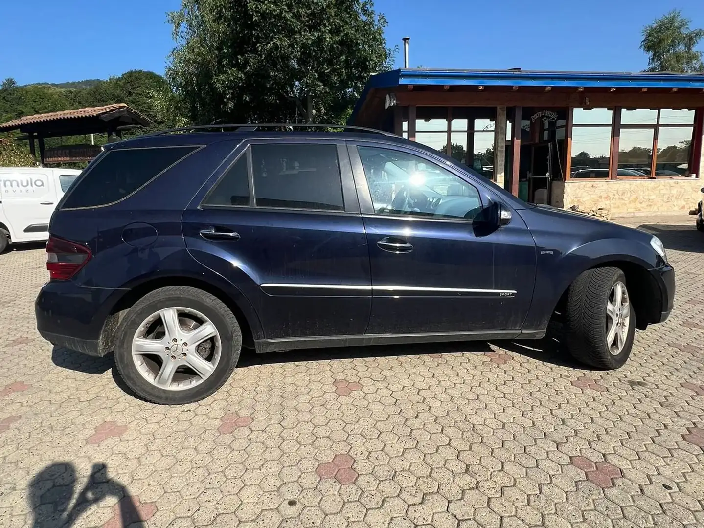 Mercedes-Benz ML 320 CDI 4MATIC Modrá - 2
