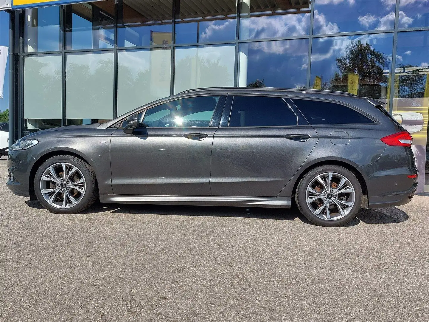 Ford Mondeo Traveller ST-LINE 2,0 TDCi Aut. Grau - 2
