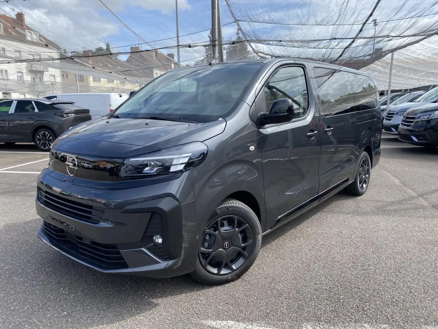 Opel Zafira (2) XL 2.2 BlueHDi 180 EAT8 S\u0026S Business 9PL CLIM AUTO / CAMERA / SIEGES CHAUFFANTS Grigio - 2