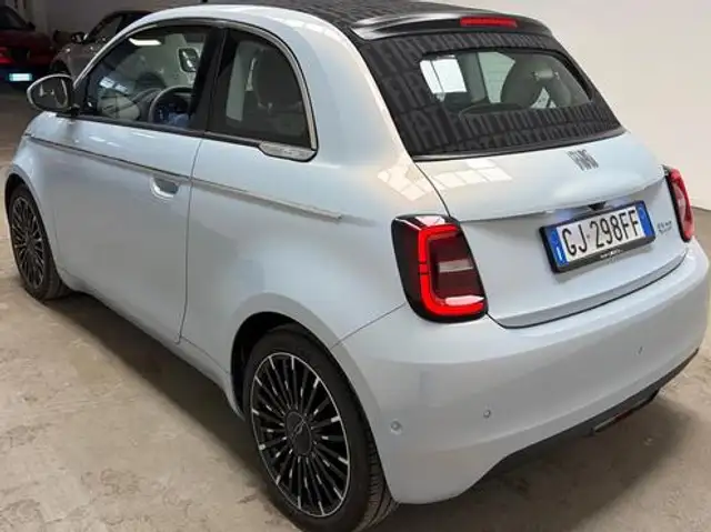 Fiat 500e view 13