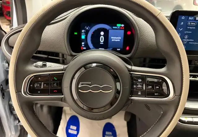 Fiat 500e view 3