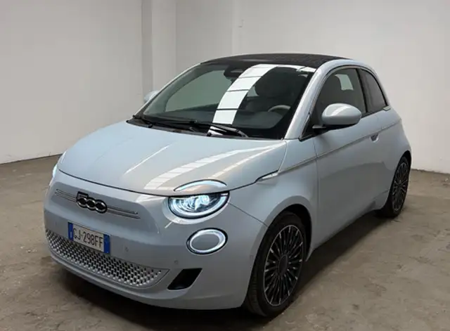 Fiat 500e view 14
