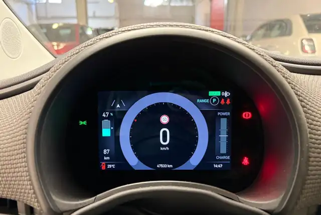 Fiat 500e view 6