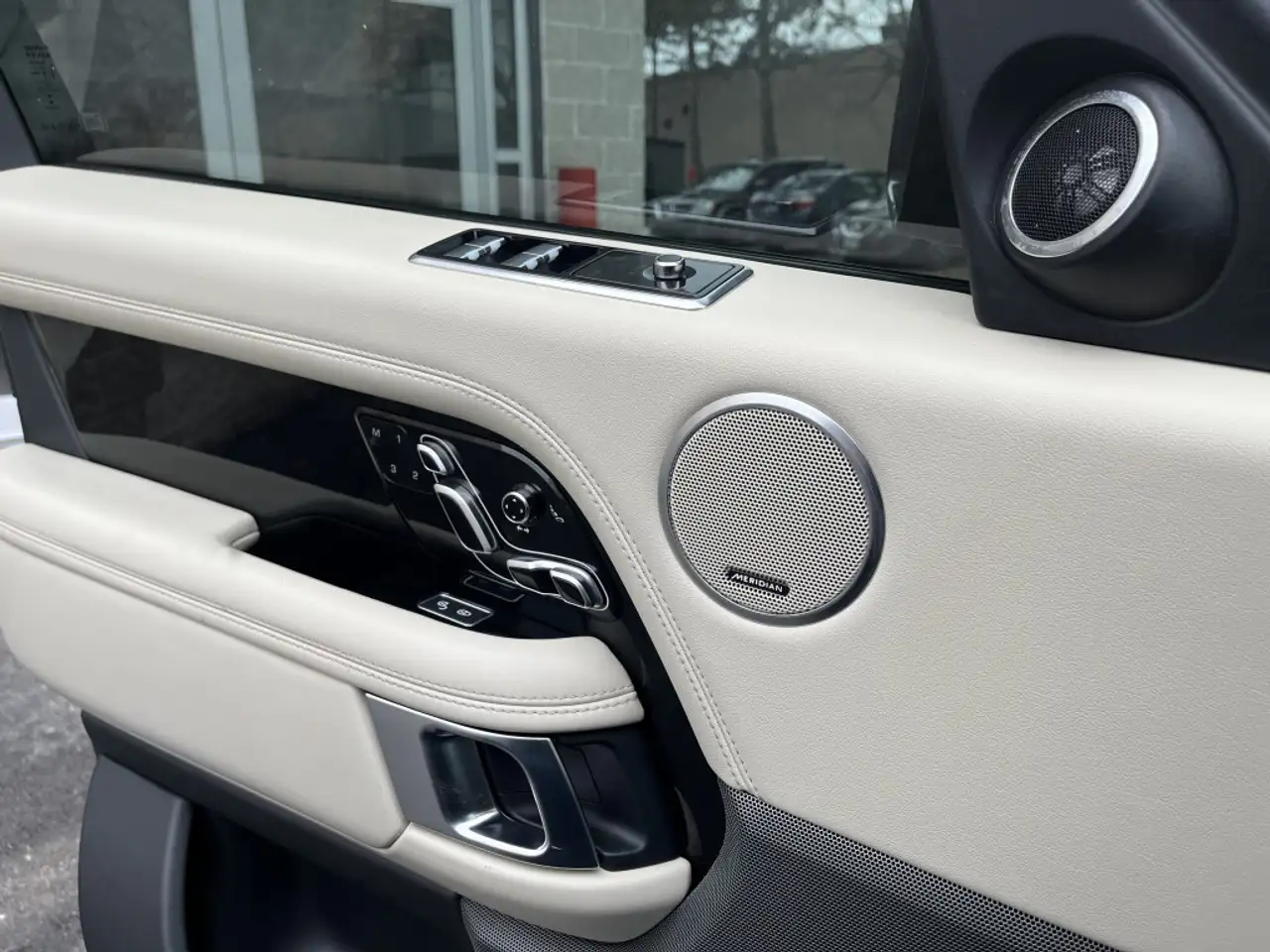 Land Rover Range Rover снимка Land Rover Range Rover