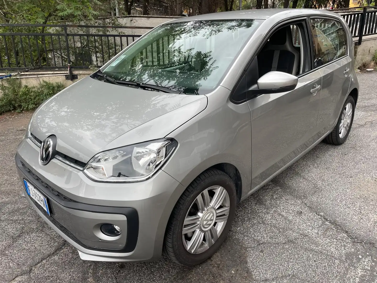 Volkswagen up! 5p 1.0 High 75cv asg - 1
