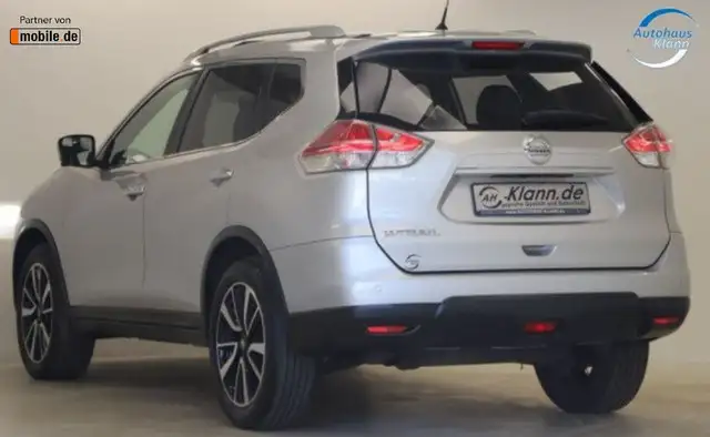 Nissan X-Trail view 4
