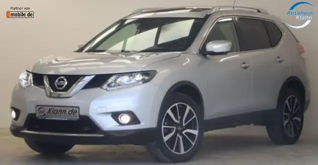 Nissan X-Trail view 3