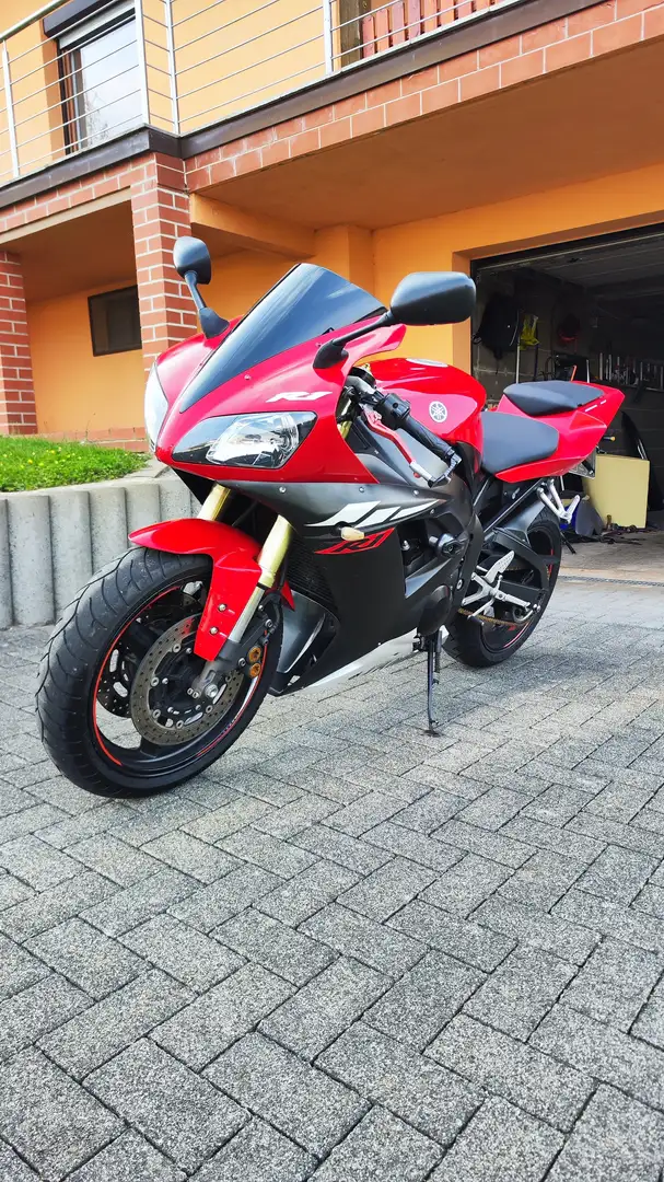 Yamaha YZF-R1 Rosso - 2