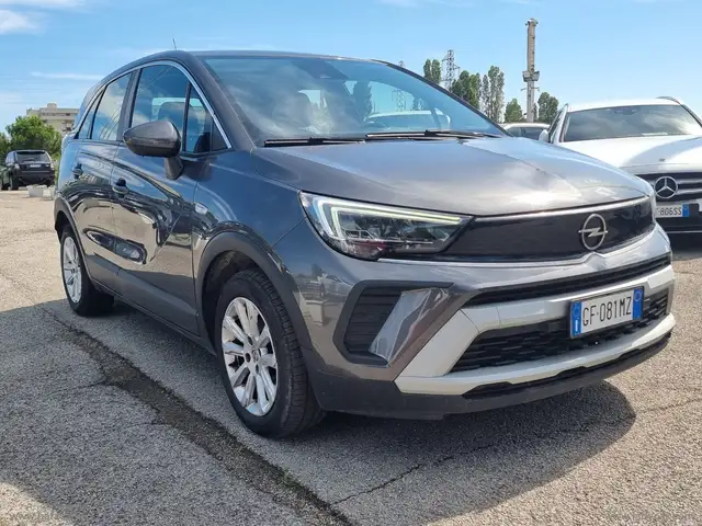 Opel Crossland view 3