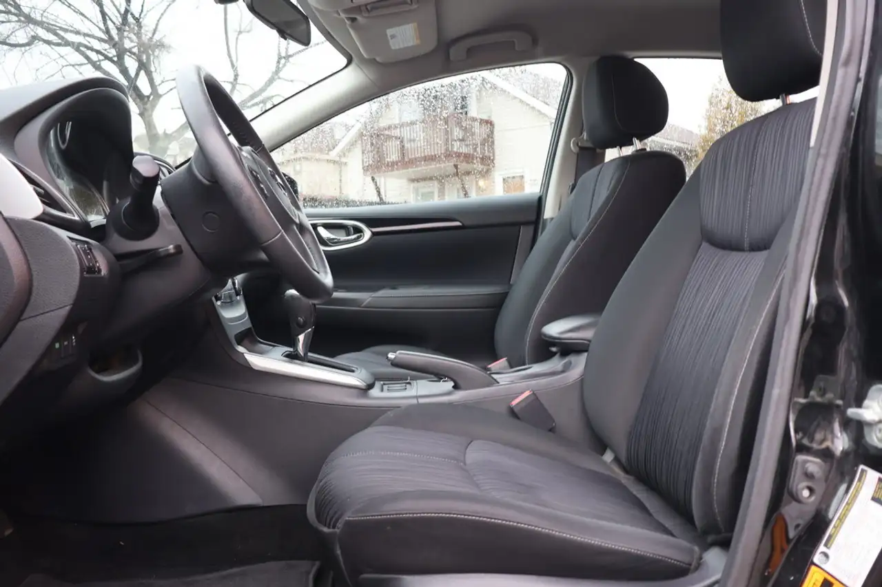 Nissan Sentra снимка Nissan Sentra