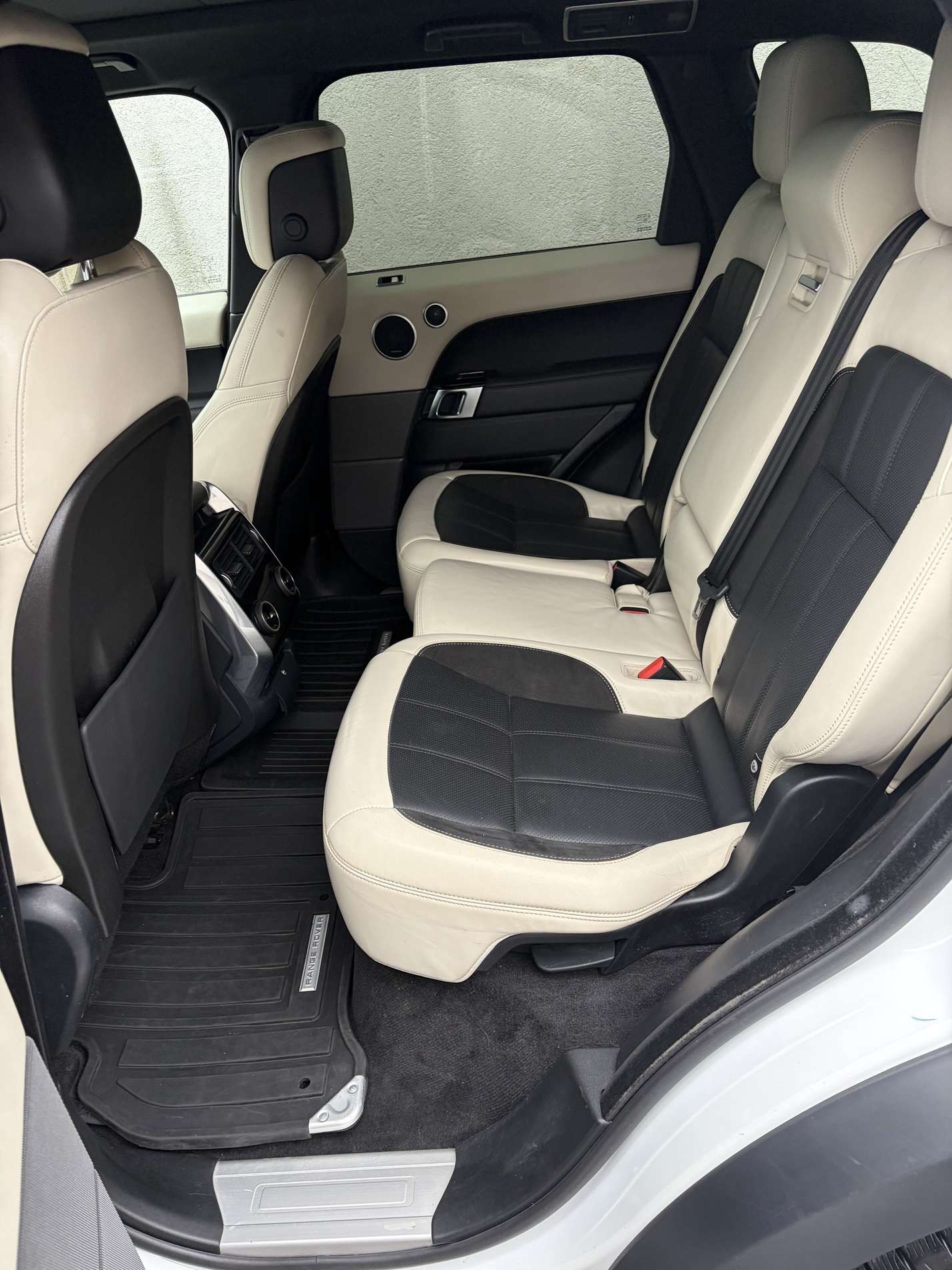 2020 Land Rover Range Rover Sport alt 4