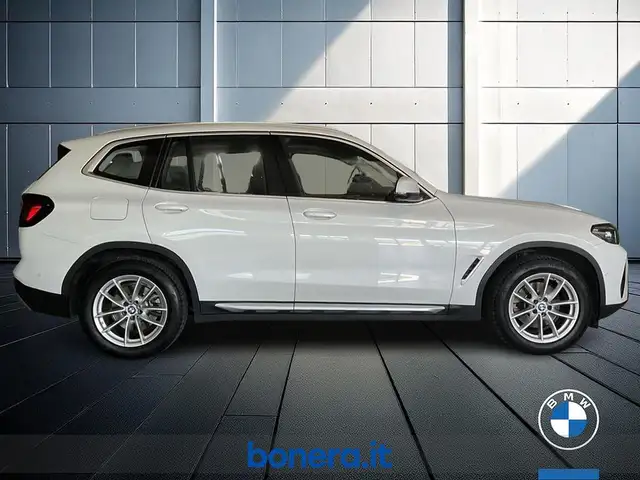 BMW X3 view 5