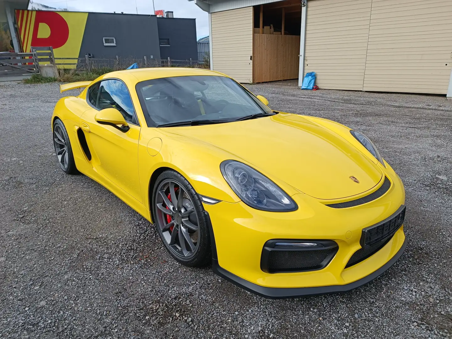 Porsche Cayman GT4 mit Porsche Approved Gelb - 2