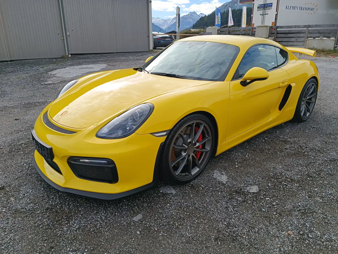 Porsche Cayman GT4 mit Porsche Approved Gelb - 1