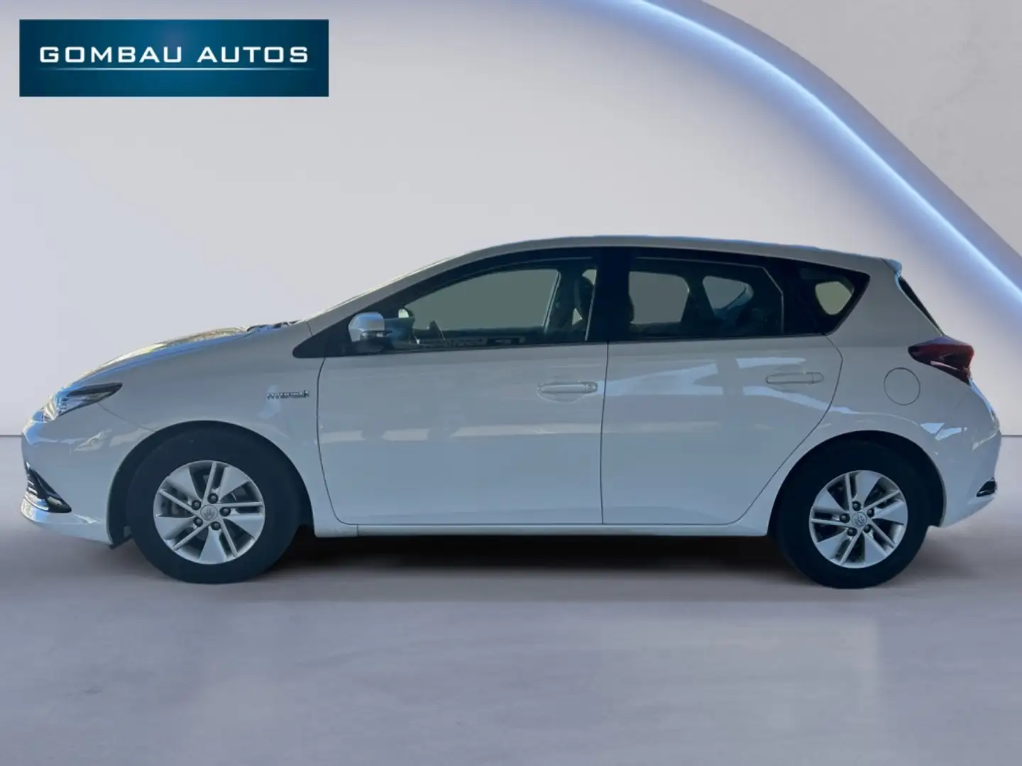 Toyota Auris hybrid 140H Active Blanc - 2