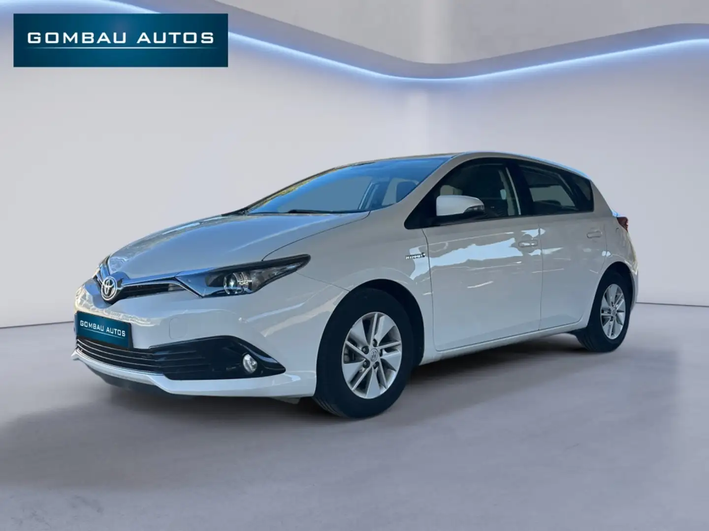 Toyota Auris hybrid 140H Active Blanc - 1