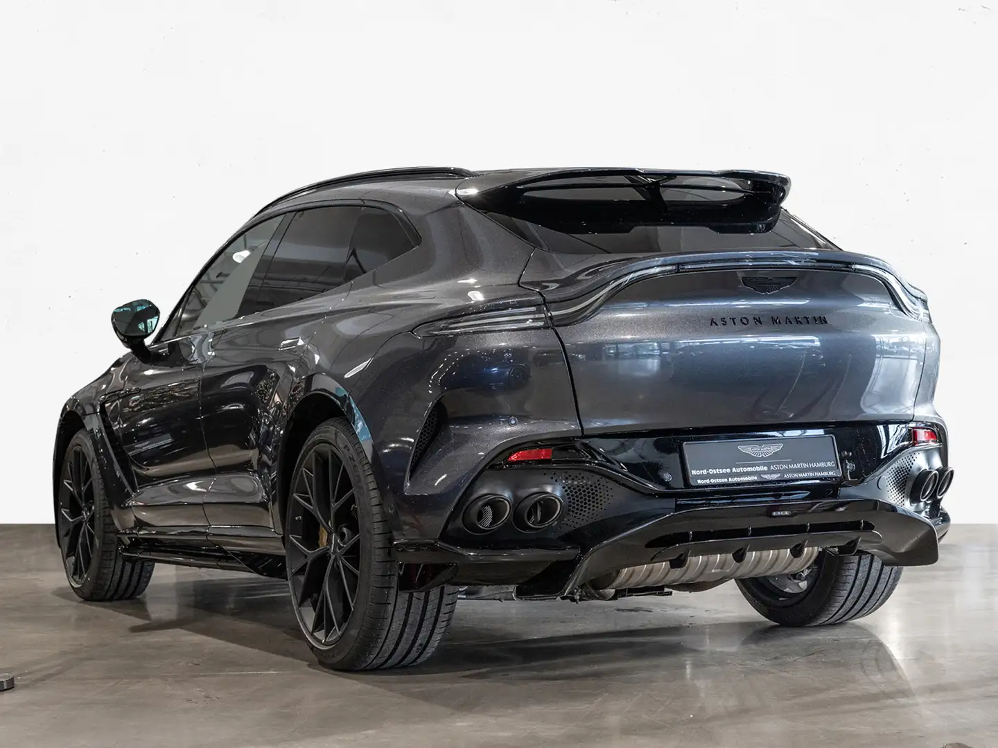 Aston Martin DBX 707 - Aston Martin Hamburg Grey - 2