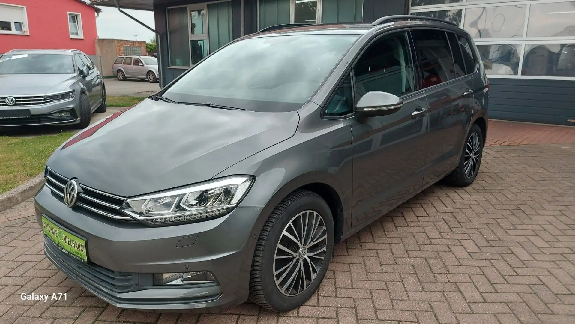 Volkswagen Touran 1.4 TSI DSG Comfortline BMT Grau - 2