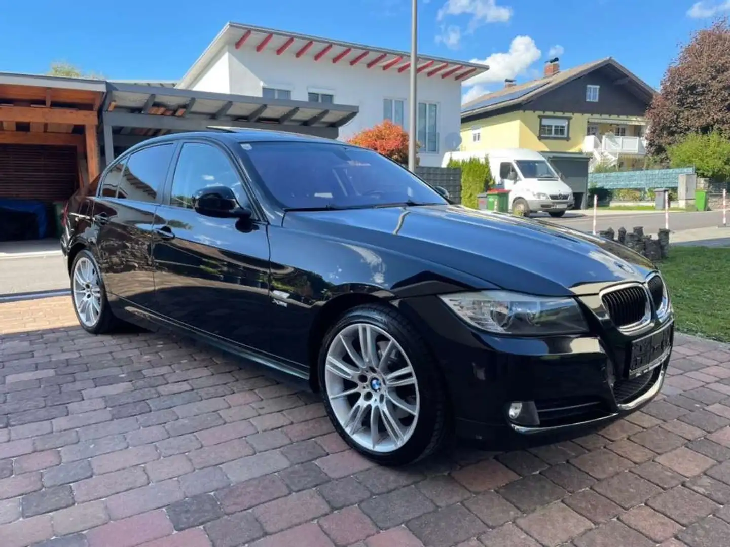 BMW 320 320d xDrive Aut. Bleu - 2