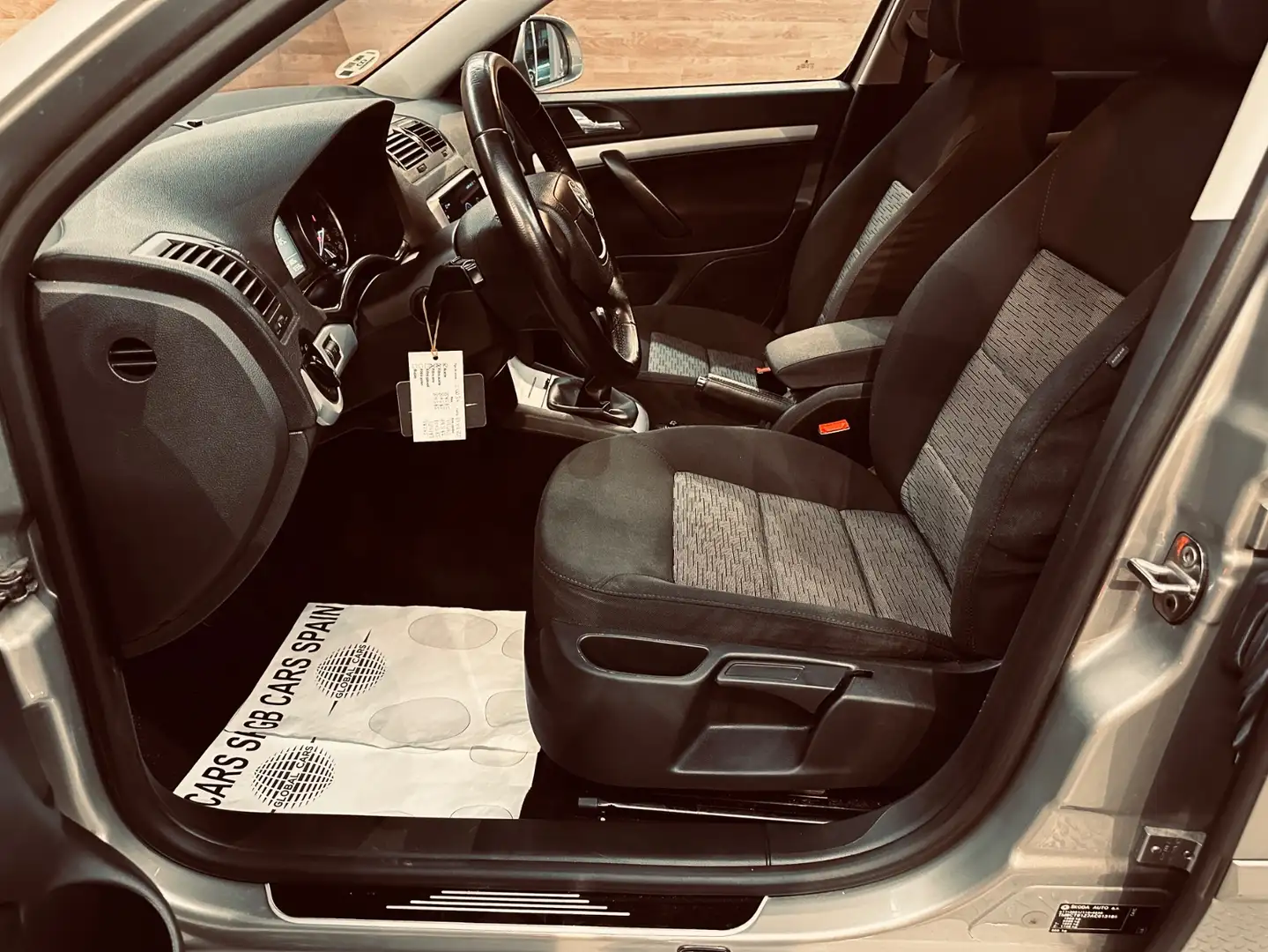 Skoda Octavia 1.6 TDI CR Collection Beige - 2