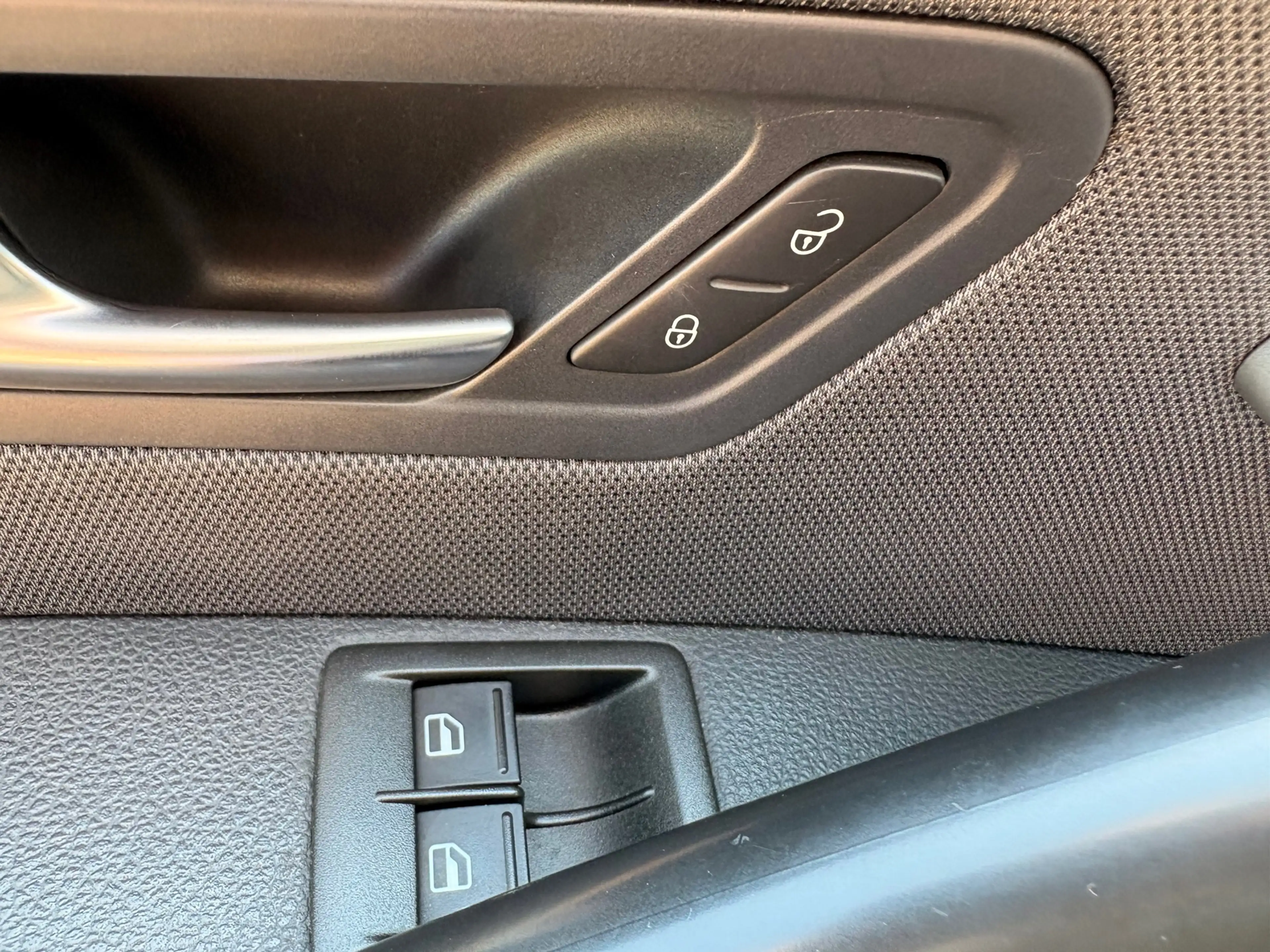 Volkswagen Scirocco 1.4 TSI — photo 11