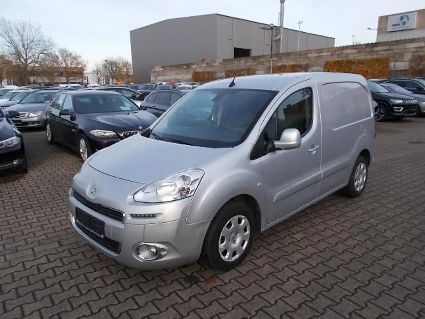 Peugeot Partner Partner L1 Avantage, Klima Navi PDC Silber - 1