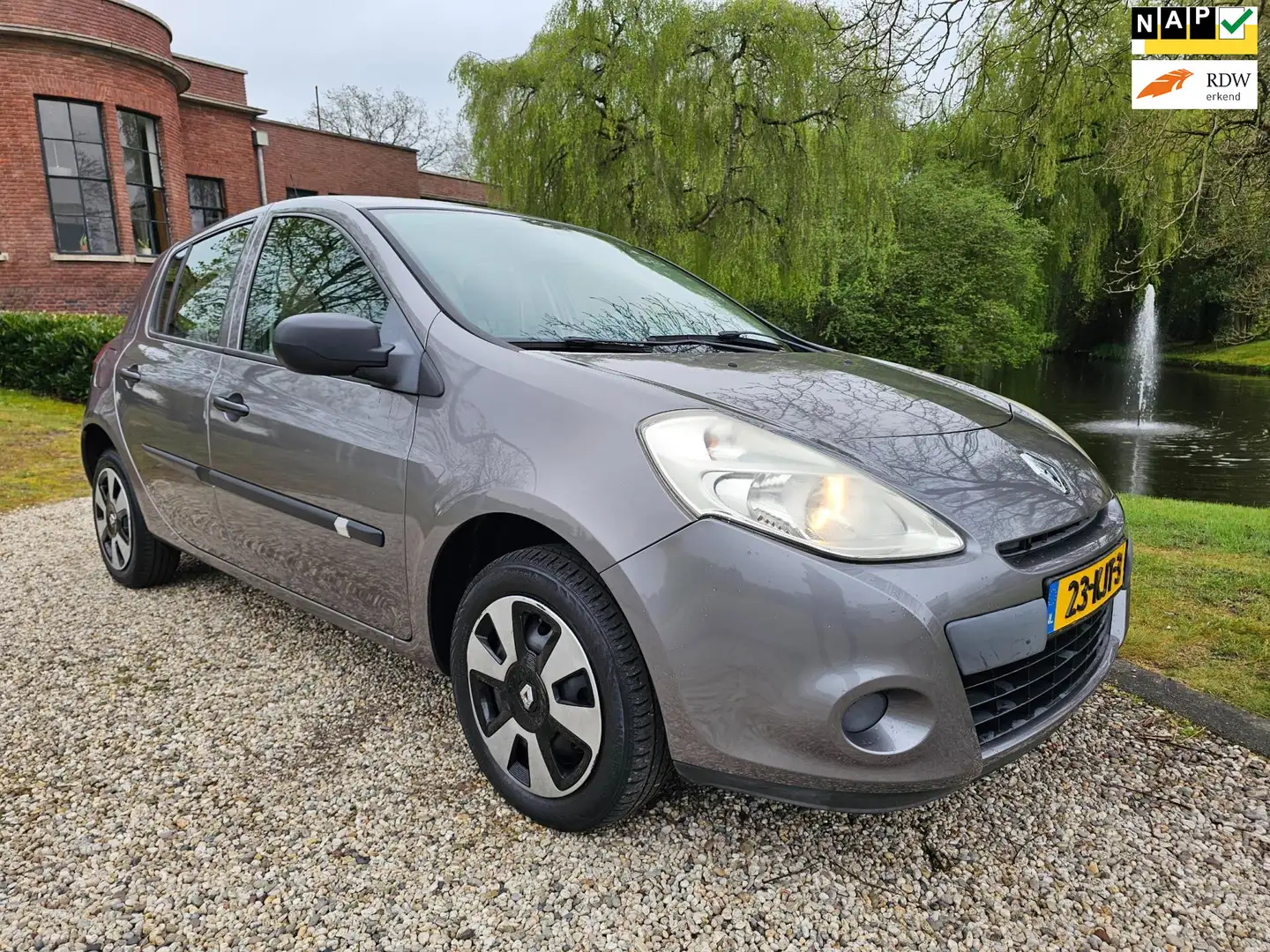 Renault Clio 1.2 Special Line 5-deurs AIRCO/navi Grau - 1