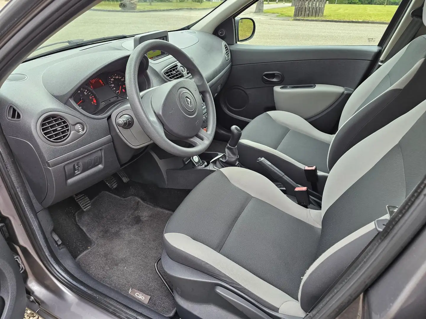 Renault Clio 1.2 Special Line 5-deurs AIRCO/navi Grau - 2