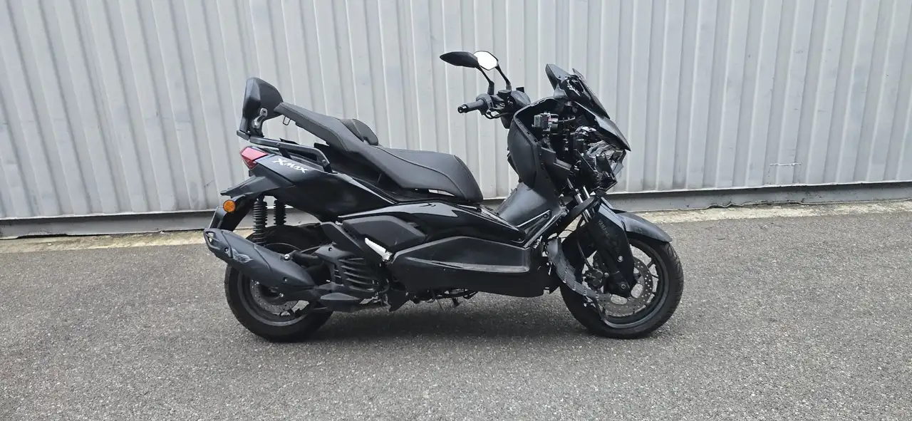 Yamaha X-Max 125